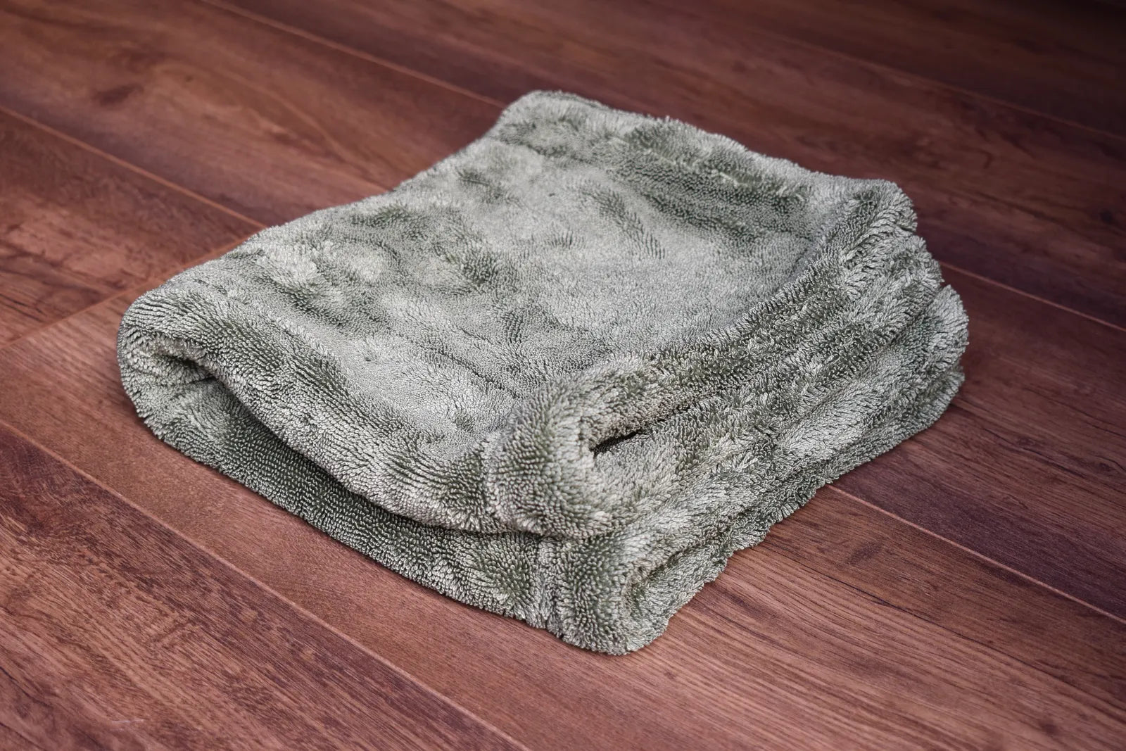 KHEMIA PLUS DRY-2200 Ultra-Dense 2200 GSM compact microfiber drying towel folded display - color green, dual-layer twist-loop construction