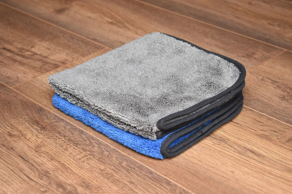 the dual (b) microfiber towel premium microfiber - stacked towels - with suede edges
