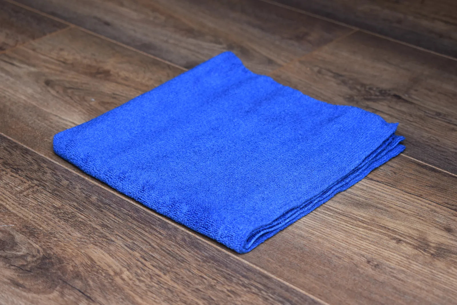 KHEMIA PLUS The Daily premium 365 GSM edgeless microfiber towel folded display - color royal blue