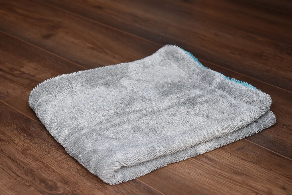 KHEMIA PLUS DRY-1100 microfiber drying towel 1100 GSM folded to the grey side